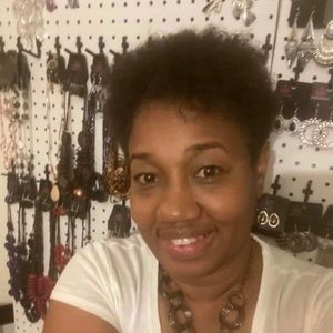 Meet your Posher, Irisha